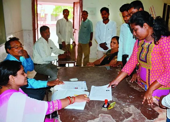 ଫର୍ମପୂରଣରେ ଯୁକ୍ତ ଦୁଇ ବିଦ୍ୟାର୍ଥୀଙ୍କୁ ଶୋଷଣ । ଧାର୍ଯ୍ୟ ଫି’ଠାରୁ ଅଧିକ ଟଙ୍କା ଆଦାୟ କରୁଛନ୍ତି ସେଲ୍ଫ ଫାଇନାନ୍ସିଂ କଲେଜ, ସାଙ୍ଘାତିକ ଅଭିଯୋଗ ଆଣିଲେ ଛାତ୍ରଛାତ୍ରୀ