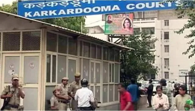 ଦିଲ୍ଲୀରେ ପୁଣି ମୁହାଁମୁହିଁ ଓକିଲ ପୋଲିସ । କଡକଡଡୁମା କୋର୍ଟରେ ଓକିଲଙ୍କ ପ୍ରତିବାଦ ବେଳେ ପୋଲିସ କର୍ମୀ ମାଡ ମାରିଥିବା ଅଭିଯୋଗ