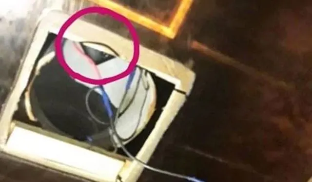 ଟିକେ ସମ୍ଭାଳିକି ...କାରଣ ଶୌଚାଳୟରେ ବି ଚାଲୁଛି କ୍ୟାମେରାର କେଳେଙ୍କାରୀ ! କଫି ସପ୍ ର ମହିଳା ଶୌଚାଳୟରେ ଲାଗିଥିଲା ସିସିଟିଭି କ୍ୟାମେରା , ମହିଳା ଦେଖିଲେ , ସୋସିଆଲ ମିଡିଆରେ ଭିଡିଓ ସେୟାର୍ କରି ସତର୍କ କଲେ ।