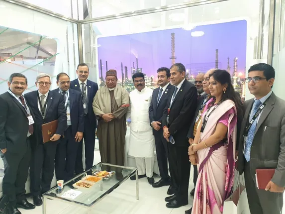 ୨ ଦିନିଆ ୟୁଏଇ ଗସ୍ତରେ ଭିତୋଲ ଗ୍ରୁପର ମୁଖ୍ୟ ଓ ଓପେକର ସାଧାରଣ ସଚିବଙ୍କୁ ଭେଟିଲେ କେନ୍ଦ୍ରମନ୍ତ୍ରୀ ଧର୍ମେନ୍ଦ୍ର ପ୍ରଧାନ । ତୈଳ ଓ ଗ୍ୟାସ୍ କ୍ଷେତ୍ରରେ ପୁଞ୍ଜିନିବେଶ କରି ଭାରତର ବିକାଶ ଯାତ୍ରାରେ ସାମିଲ ହେବାକୁ କଲେ ନିମନ୍ତ୍ରଣ ।