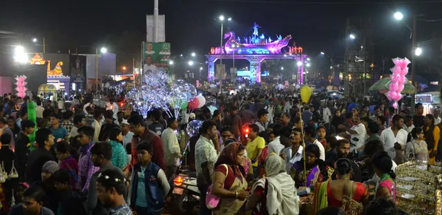 କଟକ ବାଲିଯାତ୍ରା ବୁଲି ଆସୁଥିବା ଲୋକଙ୍କ ପାଇଁ ବଡ ଖବର । ଗାଡି ପାର୍କିଂ ପାଇଁ ସ୍ଥାନ ନାହିଁ ବୋଲି ଟ୍ୱିଟ୍ କଲା କମିଶନରେଟ୍ ପୋଲିସ 