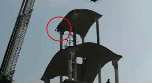 ଉତ୍କଳ ବିଶ୍ୱବିଦ୍ୟାଳୟରେ ଯୁବକଙ୍କ ହାଇଭୋଲଟେଜ ଡ୍ରାମା । ପରିଜା ପାଠଗାରା ଛାତ ଉପରେ ଚଢି ଯୁବକଙ୍କ ଆତ୍ମହତ୍ୟା ଧମକ, ଉଦ୍ଧାର ପାଇଁ ଅଗ୍ନିଶମ ବିଭାଗର ଜୋରଦାର ପ୍ରୟାସ ।