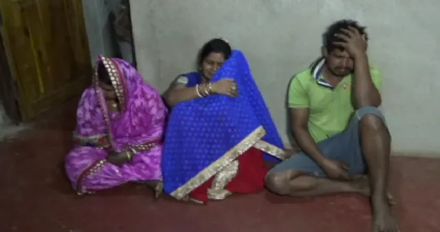 କାହା ପାଇଁ ଏ ବ୍ୟବସ୍ଥା ? ଡାକ୍ତରଖାନାରେ ଡାକ୍ତର ନଥିଲେ ବୋଲି ଚାଲିଗଲା ୪ ବର୍ଷ ଶିଶୁର ଜୀବନ । ଅଭିଯୋଗ ପରେ ବି ଶୁଣିଲେନି ପୋଲିସ ବାବୁ । କେନ୍ଦ୍ରାପଡାରୁ ଆସିଲା କରୁଣ କାହାଣୀ