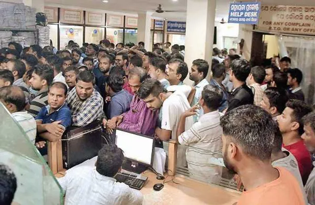 ମନ୍ତ୍ରୀଙ୍କ ମୁହଁରେ ଲାଇସେନ୍ସ କଥା । ସେପ୍ଟେମ୍ବର ୧ରୁ ନଭେମ୍ବର ୨୪ ମଧ୍ୟରେ ଲାଇସେନ୍ସ ପାଇଁ ଆବେଦନ କରିଛନ୍ତି ପ୍ରାୟ ୯ ଲକ୍ଷ ଗାଡି ଚାଳକ,  ଗିରଫ ହୋଇଛନ୍ତି ୧୨୫ ଜଣ ଦଲାଲ ।