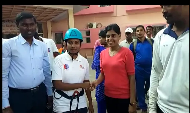 ଗଜପତି ଏସପିଙ୍କ ଆଉ ଏକ ପ୍ରଶଂସନୀୟ ଉଦ୍ୟମ । ଉତ୍ସାହୀ ଯୁବକମାନଙ୍କୁ ପର୍ବତାରୋହଣ ସହ ନଦୀ ପାର ପାଇଁ ଦେଲେ ପ୍ରଶିକ୍ଷଣ