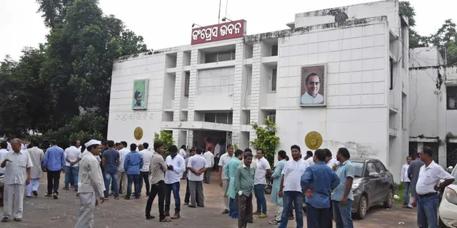 ଥମୁନି ମନ୍ତ୍ରୀ ଦିବ୍ୟଶଙ୍କରଙ୍କ ଇସ୍ତଫା ଦାବି । ଆଜି ମମିତାଙ୍କ ପରିବାରକୁ ଭେଟିବାକୁ ବଲାଙ୍ଗୀର ଯିବ କଂଗ୍ରେସ ପ୍ରତିନିଧି ଦଳ । 