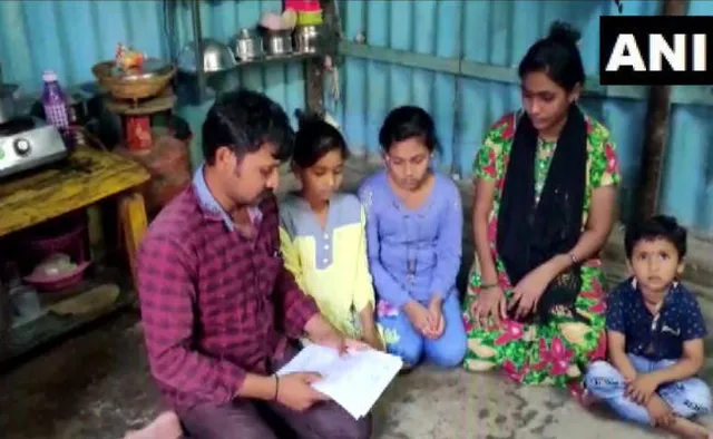 ବଡବଡିଆଙ୍କୁ ମାଫ୍ , ଗରିବଙ୍କ ପେଟରେ ଲାତ୍ । ଦିନମଜୁରିଆ ଶ୍ରମିକଙ୍କ ପାଖକୁ ୧.୫ କୋଟି ଟଙ୍କାର ନୋଟିସ୍ ପଠାଇଲା ଆଇଟି ବିଭାଗ , ଜାଣନ୍ତୁ କ’ଣ ରହିଛି ସମ୍ପୁର୍ଣ୍ଣ ମାମଲା ।