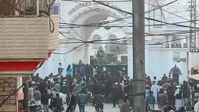 ପାକିସ୍ତାନରେ ଗୁରୁଦ୍ୱାର ଉପରେ ଆକ୍ରମଣ । ନନକାନା ଗୁରୁଦ୍ୱାର ଉପରେ ପଥର ମାଡ ସହ ଭଙ୍ଗାରୁଜା, ଗସ୍ତ କରି ସମୀକ୍ଷା କରିବ ଦିଲ୍ଲୀ ଗୁରୁଦ୍ୱାର କମିଟି । ଘଟଣାକୁ ତୀବ୍ର ପ୍ରତିକ୍ରିୟା ପ୍ରକାଶ କଲା ଭାରତୀୟ ବିଦେଶ ମନ୍ତ୍ରାଳୟ ।