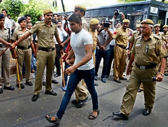 ସୂତ୍ର : ନିର୍ଭୟା ଗଣଦୁଷ୍କର୍ମର ଅଭିଯୁକ୍ତ ବିନୟ ଶର୍ମା ଜେଲରେ କରିଥିଲା ଆତ୍ମହତ୍ୟା ଉଦ୍ୟମ ! ଶୌଚାଳୟ ଭିତରେ ଫାଶ ବାନ୍ଧି ଆତ୍ମହତ୍ୟା ଉଦ୍ୟମ ।