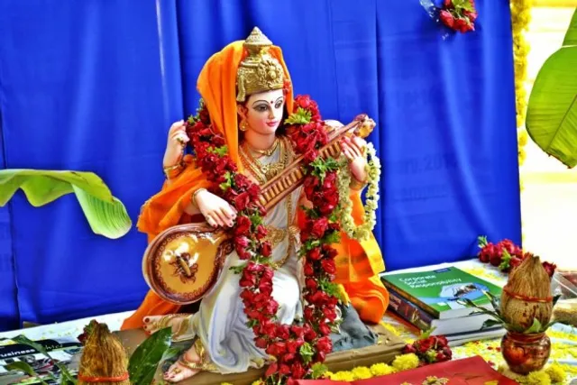 ଆଜି ପବିତ୍ର ବସନ୍ତ ପଂଚମୀ । ଧରାପୃଷ୍ଠକୁ ଓହ୍ଲାଇବେ ମା ବାଗଦେବୀ, ସ୍କୁଲ କଲେଜ ଶିକ୍ଷାନୁଷ୍ଠାନରେ ପୂଜାର୍ଚ୍ଚନା