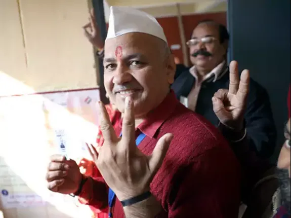 ୧୦ ରାଉଣ୍ଡ ପର୍ଯ୍ୟନ୍ତ ଚିନ୍ତାରେ ଥିଲେ ମନୀଷ ଶିଶୋଦିଆ । ବିଜେପି ପ୍ରାର୍ଥୀ ସହ କଡ଼ା ଟକ୍କର ପରେ ଶେଷର ଜିତିଲେ ।