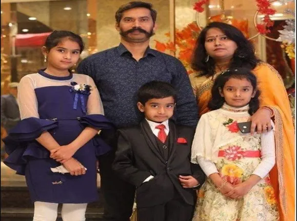 ପ୍ରତିଶ୍ରୁତି ଦେଇ ଫେରିଲେନି... ହୋଲିରେ ଘରକୁ ଆସିବେ ବୋଲି କହିଥିଲେ, ହେଲେ ଆସିବା ଆଗରୁ ହିଂସାକାଣ୍ଡରେ ଆଖି ବୁଜିଲେ ହେଡ କନଷ୍ଟେବଲ ରତନଲାଲ