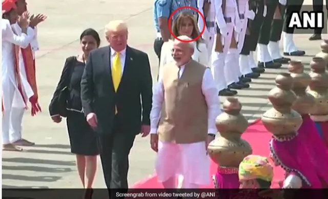 ଭାରତୀୟ ସଂସ୍କୃତି ଓ କଳାରେ ଅଭିଭୂତ ମେଲାନିଆ : ସ୍ୱାଗତ ସମୟରେ ମୁଣ୍ଡରେ ମାଠିଆ ବୋହି ଲୋକନୃତ୍ୟ ପରିବେଷଣ କରୁଥିଲେ କଳାକାର , ମନ୍ତ୍ରମୁଗ୍ଧ ହୋଇ ଚାହିଁରହିଥିଲେ ଡୋନାଲ୍ଡ ଟ୍ରମ୍ପଙ୍କ ପତ୍ନୀ