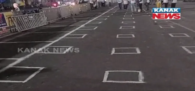 କରୋନା ମୁକାବିଲା ପାଇଁ ସାମାଜିକ ଦୂରତାକୁ ଗୁରୁତ୍ୱ : ଆଜିଠାରୁ ଅଧିକ କଡ଼ାକଡ଼ି ହେବ ଚେକିଂ, ଜିନିଷ କିଣିଲାବେଳେ ସଚେତନ ଓ ସତର୍କ ରହିବାକୁ ପରାମର୍ଶ