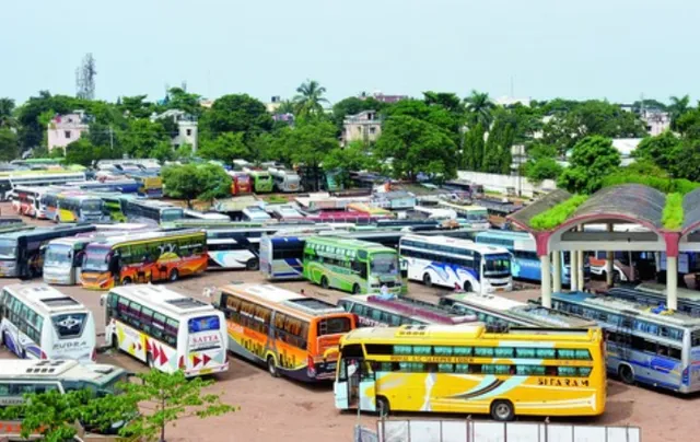 ଆଜିଠାରୁ ରାଜ୍ୟରେ ଗଡିବନି ବସ୍ : ଦିନ ୧୧ଟାରୁ ସମସ୍ତ ବସ୍ ସେବା ବନ୍ଦ ପାଇଁ ରାଜ୍ୟ ସରକାରଙ୍କ ନିର୍ଦ୍ଦେଶ