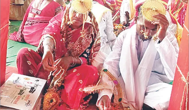 ଚର୍ଚ୍ଚାରେ ମାଓବାଦୀଙ୍କ ପ୍ରେମ କାହାଣୀ । ଜଙ୍ଗଲ ମଧ୍ୟରେ ପ୍ରେମ ହେଲା, ମଣ୍ଡପରେ ବାହାଘର ହେଲା