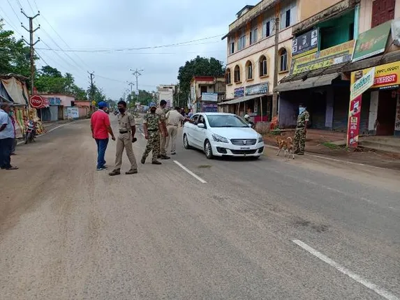 ଯାଜପୁରର ୫ଟି ବ୍ଲକର ୧୩ଟି ଅଂଚଳରୁ ହଟିଲା ଅବରୋଧ: ଆଉ ନୂଆ ଆକ୍ରାନ୍ତ ଚିହ୍ନଟ ହେଉ ନଥିବାରୁ ପଦକ୍ଷେପ ନେଲା ଜିଲ୍ଲା ପ୍ରଶାସନ