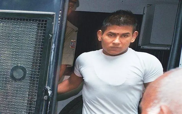 ନିର୍ଭୟା ମାମଲାରେ ନିର୍ଲଜତାର ସୀମାପାର : ଆମକୁ ଫାଶୀ ଦେଲେ କ’ଣ ଦେଶରୁ ଦୁଷ୍କର୍ମ କମିଯିବ ବୋଲି ପ୍ରଶ୍ନ କଲା ଦୋଷୀ ବିନୟ ।