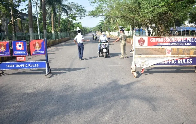 ୮ ଘଂଟାରୁ ଅଧିକ ହେବ ନାହିଁ ପୋଲିସ ବାବୁଙ୍କ ଡ୍ୟୁଟି । କର୍ମଚାରୀଙ୍କ ଅଫିସ ଆସିବା କଟକଣା ଏପ୍ରିଲ ୧୪ ପର୍ଯ୍ୟନ୍ତ ବୃଦ୍ଧି : ପୋଲିସ ଡିଜିପି