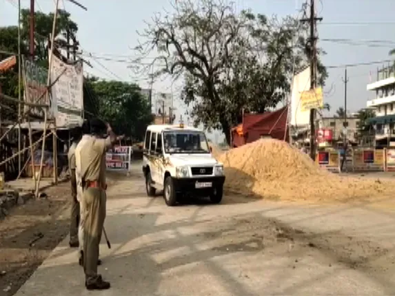 ସଟଡାଉନ ଵେଳେ ଵୁଲିଵା ଅଭିଯୋଗରେ ୯ଗିରଫ । ୯ଯୁଵକଙ୍କୁ ଗିରଫ କଲା ଟାଉନ ଥାନା ପୋଲିସ