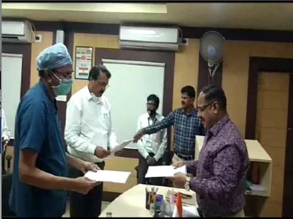 କରୋନା ମୁକାବିଲା ପାଇଁ ଯାଜପୁର ଜିଲ୍ଲା ପ୍ରଶାସନର ଉଦ୍ୟମ । ବିଭିନ୍ନ ଘରୋଇ ଡାକ୍ତରଖାନା ସହ ମିଶି ପ୍ରସ୍ତୁତ ହେଲା ସ୍ୱତନ୍ତ୍ର କୋଭିଡ୍-୧୯ ହସ୍ପିଟାଲ୍, ଟାଟା ହସ୍ପିଟାଲରେ ୧୦୦ ଶଯ୍ୟା ପାଇଁ ଏମଓୟୁ ପତ୍ର ସ୍ୱାକ୍ଷରିତ ।