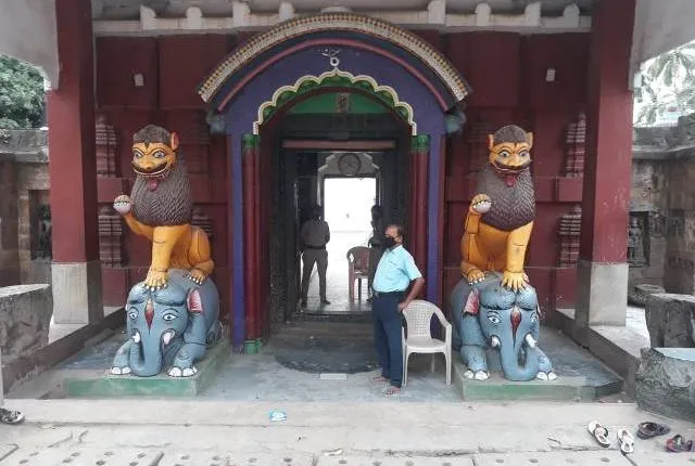 ଭକ୍ତଶୂନ୍ୟ ଯାଜପୁରର ପ୍ରସିଦ୍ଧ ବିରଜା ମନ୍ଦିର : ଘରେ ‌କଟୁଛି ସେବାୟତଙ୍କ ଦିନ, ଭୋକ ଉପାସରେ ଭିକ୍ଷୁକ