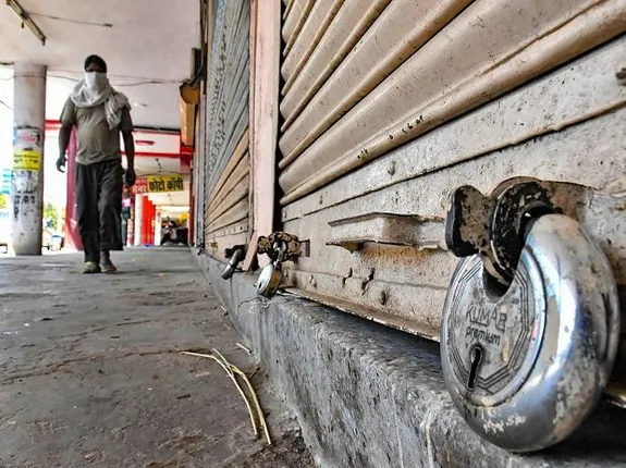 ଆଜି କଟକ ତିଗିରିଆରେ ୧୨ଘଂଟିଆ ସଟଡାଉନ୍: ସକାଳ ୬ଟାରୁ ସନ୍ଧ୍ୟା ୬ଟା ପର୍ଯ୍ୟନ୍ତ ବନ୍ଦ ରହିବ ଦୋକାନ ବଜାର ଓ ସମସ୍ତ କାର୍ଯ୍ୟାଳୟ; ରାସ୍ତାଘାଟ ହେବ ସାନିଟାଇଜ୍