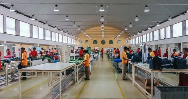 ସୁରତରେ ଖୋଲିଲା ୩୦% ସୂତାକଳ : ଓଡ଼ିଆ ଶ୍ରମିକଙ୍କ ଘରବାହୁଡ଼ାରେ ରୋକ୍‌ ଲାଗିପାରେ