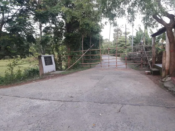 କଣ୍ଟେନମେଣ୍ଟ ଜୋନ ଅବଧି ବୃଦ୍ଧିକୁ ଯାଜପୁର ବରୀ କଳାମାଟିଆ ପଂଚାୟତରେ ବିରୋଧ: ରାସ୍ତା ଉପରେ ଧାରଣା ଦେଲେ ଲୋକେ