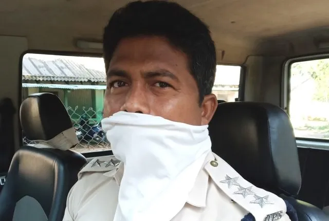 କରୋନା ଯୁଦ୍ଧର ଅସଲି ଯୋଦ୍ଧା ଯୁବ ପୁଲିସ ଅଫିସର: କର୍ତ୍ତବ୍ୟ ପାଇଁ ବିବାହ ସ୍ଥଗିତ ରଖିଲେ ଫୁଲବାଣୀ ଏସଡିପିଓ