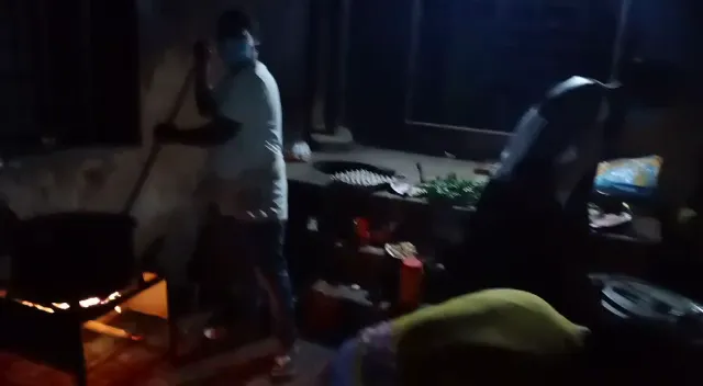 ସରପଂଚ ହେବ ତ ଏମିତି...କରୋନା ଭୟରେ ଆସିଲେନି ରାନ୍ଧୁଣିଆ, ନିଜେ ରୋଷେଇ କରି ଶହେରୁ ଅଧିକ ପ୍ରବାସୀଙ୍କୁ ଖାଇବାକୁ ଦେଉଛନ୍ତି କୁଚିଣ୍ଡା ବ୍ଲକ ବକସମା ପଂଚାୟତର ସରପଂଚ ରତନୁ କିଷାନ