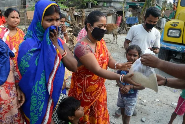 ମହାମାରୀରେ ମୁକାବିଲା ଭିତରେ ସଙ୍କଟ ଆଡ଼କୁ ମୁହାଁଉଛି ବିଶ୍ୱ । ଆଗକୁ ଦାରିଦ୍ର୍ୟ ବଢ଼ିବ । କାମଧନ୍ଦା ମିଳିବନି । ୧୦୦ କୋଟିରୁ ଅଧିକ ଲୋକ ଅତିଶୟ ଦାରିଦ୍ର୍ୟ ସମ୍ମୁଖୀନ ହେବେ . . .