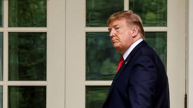 କୃଷ୍ଣକାୟଙ୍କ ମୃତ୍ୟୁ ପରେ ପ୍ରତିବାଦର ନିଆଁ । ହ୍ୱାଇଟ୍ ହାଉସ୍ ବାହାରେ ପଥର ବର୍ଷା । ପ୍ରତିବାଦ ଉଗ୍ର ହେବାରୁ ବଙ୍କରରେ ପଶିଲେ ରାଷ୍ଟ୍ରପତି ଡୋନାଲ୍ଡ ଟ୍ରମ୍ପ