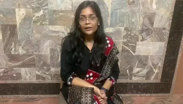 ସ୍ୱାସ୍ଥ୍ୟମନ୍ତ୍ରୀ ନବ ଦାସଙ୍କ ଝିଅଙ୍କ ନାଁରେ ମାମଲା: କୋଭିଡ ଗାଇଡଲାଇନ ଉଲ୍ଲଂଘନ ଅଭିଯୋଗରେ ପ୍ରଶାସନର ଏତଲା ପରେ ମାମଲା ରୁଜୁ କଲା ପୋଲିସ; ଦୀପାଳି ଦାସ କହିଲେ, କରିନାହାନ୍ତି ଆଇନ ଉଲ୍ଲଂଘନ