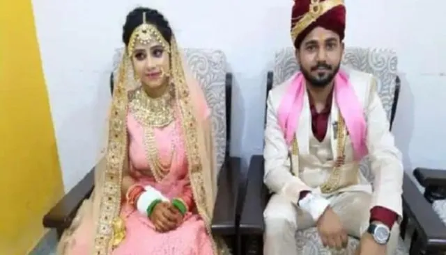 ବିବାହର ୪ ଦିନ ପରେ ଆତ୍ମହତ୍ୟା କଲେ ନବଦମ୍ପତି । ରେଳଧାରଣାରୁ ମିଳିଲା ସ୍ୱାମୀଙ୍କ ମୃତଦେହ, ଫ୍ୟାନରେ ଦଉଡି ନେଇ ଆତ୍ମହତ୍ୟା କଲେ ସ୍ତ୍ରୀ ।