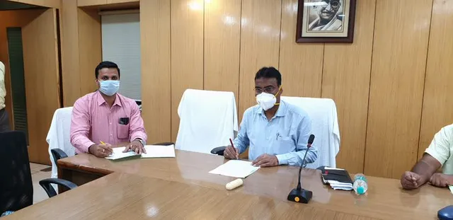 ନୂଆ ୨ କୋଭିଡ୍ ହସ୍ପିଟାଲ । ଜଟଣୀ ଓ ଜାମୁଝରୀରେ ହେବ ୨ଟି କୋଭିଡ୍ କେୟାର ସେଣ୍ଟର । ୮୦୦ ଶଯ୍ୟା ବିଶିଷ୍ଟ ହସ୍ପିଟାଲରେ କରାଯିବ ସାମାନ୍ୟ ଲକ୍ଷଣ ଥିବା ରୋଗୀଙ୍କ ଚିକିତ୍ସା