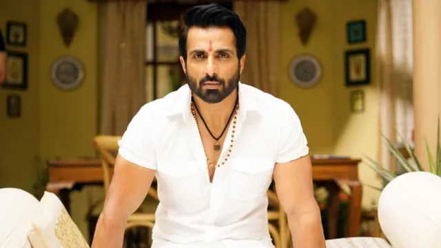 କାମ ଦେଲା ବାନ୍ଧବୀଙ୍କ ଟୁଇଟ୍, ଛାତ୍ରୀଙ୍କୁ ସ୍ମାର୍ଟ ଫୋନ୍ ଦେଲେ ସୋନୁ ସୁଦ: ନିଜ ବାନ୍ଧବୀ ଲିପ୍ସାଙ୍କ ପାଇଁ ସୋନୁ ସୁଦଙ୍କୁ ନିବେଦନ କଲେ ସମ୍ବଲପୁରର ଛବିରାଣୀ । ଟୁଇଟର ମାତ୍ର ୧୦ ଦିନ ମଧ୍ୟରେ ସହାୟତାର ହାତ ବଢାଇଲେ ସୋନୁ