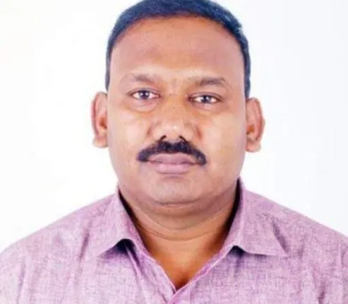 କରୋନାରେ ଭୁବନେଶ୍ୱର ମଧ୍ୟ ବିଧାୟକଙ୍କ ପିଏସଓ ମୃତ । କରୋନା ଜନିତ ପ୍ରଥମ ପୋଲିସ ଭାବେ ରାଜଧାନୀରେ ଯାଇଛି ଜୀବନ । ୧୭ ତାରିଖରେ କରାଯାଇଥିଲା କୋଭିଡ୍ ଟେଷ୍ଟ