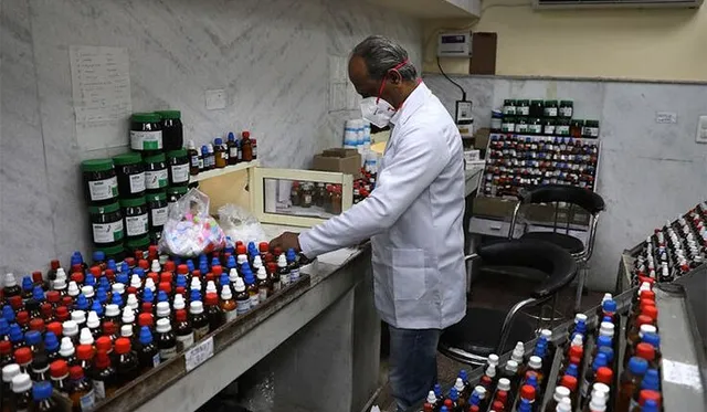 ସ୍ମାର୍ଟସିଟିବାସୀଙ୍କୁ ରୋଗପ୍ରତିରୋଧକ ଶକ୍ତି ଚିନ୍ତା : ଘରେ ଘରେ ଭିଟାମିନ୍‌ ଟାବଲେଟ୍‌, କାଡା; ହୋମିଓପାଥିକ ଇମୁନ୍‌ ବୁଷ୍ଟର; ଅଧିକାଂଶ ଔଷଧ ଦୋକାନରେ ମିଳୁନି ଭିଟାମିନ୍‌ ଟାବଲେଟ୍‌