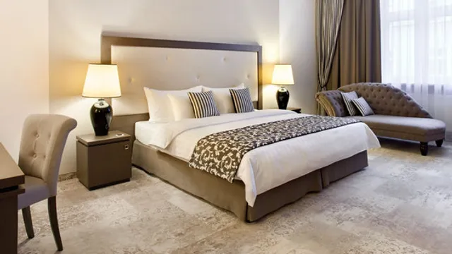 ହୋଟେଲରେ ରହିପାରିବେ କରୋନା ଆକ୍ରାନ୍ତ । କେବଳ ମାଗଣା ଚିକିତ୍ସା ମିଳିବ ହୋଟେଲରେ, ରହିବା ଓ ଖାଇବା ଖର୍ଚ୍ଚ ନିଜେ ବହନ କରିବେ ଆକ୍ରାନ୍ତ