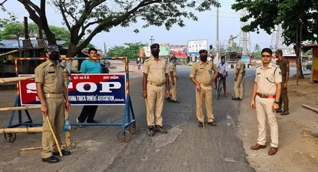 ଗଂଜାମରେ କୋହଳ ହେଲା କରୋନା କଟକଣା । ସକାଳ ୫ଟାରୁ ରାତି ୮ଟା ଯାଏଁ କଟକଣା ହେବ ନାହିଁ ଲାଗୁ । କଡାକଡି ପାଳନ ହେବ ପଂଚସୂତ୍ରୀ ନିୟମ