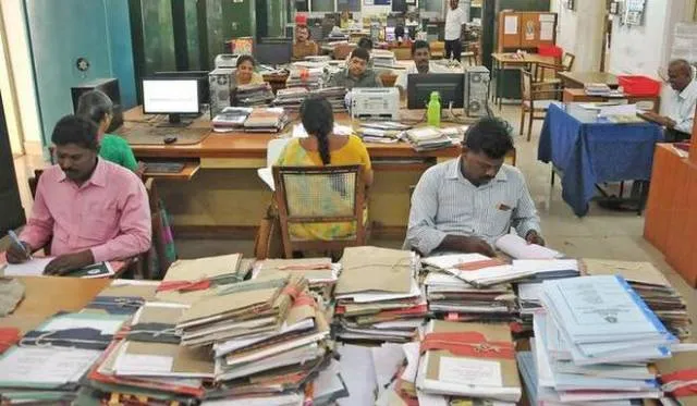 ଅଗଷ୍ଟରେ ୫୦% କର୍ମଚାରୀରେ ଚାଲିବ ସରକାରୀ ଅଫିସ, ପ୍ରତି ଶନିବାର ଅଫିସ ବନ୍ଦ ରହିବ
