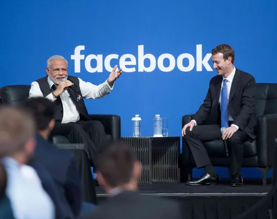 ଆମେରିକା ଗଣମାଧ୍ୟମ ରିପୋର୍ଟକୁ ନେଇ ପ୍ରତିକ୍ରିୟା ରଖିଲା ଫେସବୁକ । କହିଲା, ସବୁ ପରିସ୍ଥିତିରେ ପାଳନ ହୁଏ ଫେସବୁକ ନିୟମ । ରିପୋର୍ଟ ହୋଇଥିଲା, ବିଜେପି ନେତାଙ୍କ ହେଟ ସ୍ପିଚକୁ ଜାଣିଶୁଣି ହଟାଉ ନାହିଁ ଫେସବୁକ । ରାହୁଲ କହିଥିଲେ, ଫେସବୁକ ଓ ହଟ୍ସଆପକୁ ନିୟନ୍ତ୍ରଣ କରୁଛି ବିଜେପି ଓ ଆରଏସଏସ ।