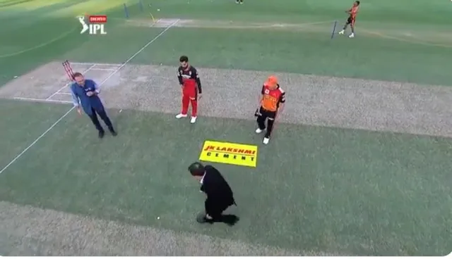 ଟସ୍ ଜିତି ବୋଲିଂ ନିଷ୍ପତ୍ତି ନେଲା ସନରାଇଜର୍ସ ହାଇଦ୍ରାବାଦ : ପ୍ରଥମେ ବ୍ୟାଟିଂ ପାଇଁ ମୈଦାନକୁ ଓହ୍ଲାଇବ ବିରାଟ ବାହିନୀ