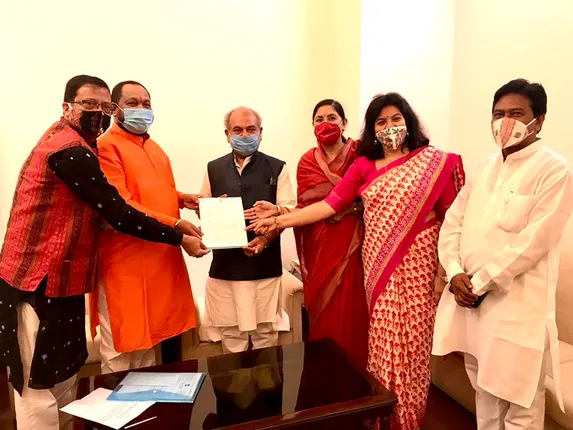 କେନ୍ଦ୍ର କୃଷି ମନ୍ତ୍ରୀଙ୍କୁ ଭେଟିଲେ ବରଗଡ ସାଂସଦ ସୁରେଶ ପୂଜାରୀ ଓ ଅନ୍ୟ ୩ ବିଜେପି ସାଂସଦ । ପ୍ରଧାନମନ୍ତ୍ରୀ କିଷାନ ସମ୍ମାନ ନିଧି ଯୋଜନାରୁ ବାଦ ପଡିଥିବା ଯୋଗ୍ୟ ହିତାଧିକାରୀଙ୍କୁ ସାମିଲ କରିବାକୁ କଲେ ଅନୁରୋଧ