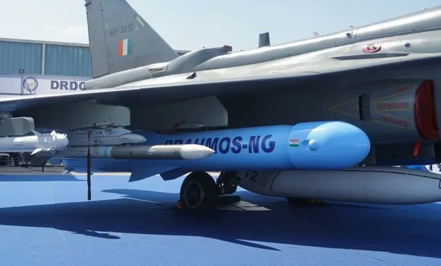 ମିଜାଇଲ ମୁତୟନ କଲା ଭାରତ : ସୀମାରେ ଆଲର୍ଟ ମୋଡରେ ବ୍ରହ୍ମୋସ, ନିର୍ଭୟ ଓ ଆକାଶ ମିଜାଇଲ, ବେଜିଂଙ୍କୁ ନୂଆ ଦିଲ୍ଲୀର କଡା ସନ୍ଦେଶ; ସବୁ ପରିସ୍ଥିତିର ମୁକାବିଲା ପାଇଁ ପ୍ରସ୍ତୁତ ଭାରତ