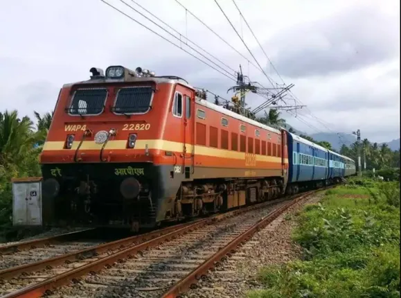 ୨୧ରୁ ଗଡ଼ିବ କ୍ଲୋନ୍ ଟ୍ରେନ୍: ଉପକୃତ ହେବେ ୱେଟିଂ ଲିଷ୍ଟ୍‌ ଯାତ୍ରୀ; ୧୯ରୁ ଆରମ୍ଭ ହେବ ବୁକିଙ୍ଗ୍