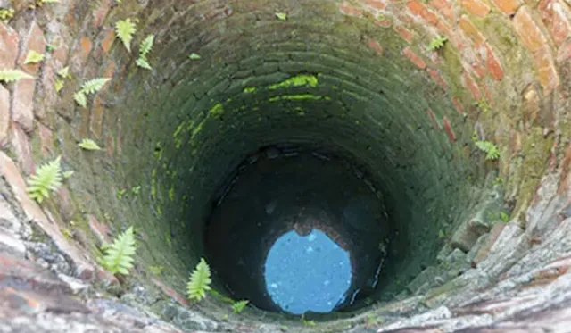 ୬୦ ଗଭୀର କୂଅ ଗାଏବ୍: କବ୍‌ଜାକୁ ଗଲାଣି ୫୦, ପୋତି ହେଲାଣି ୧୦;ମାତ୍ର ୧୦ଟି ଲୋକଙ୍କ ବ୍ୟବହାରରେ ଲାଗୁଛି