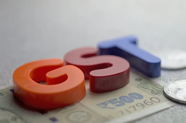 ଜିଏସଟି କ୍ଷତି ଭରଣା ପାଇଁ ଋଣ କରିବ ଓଡିଶା । ଜିଏସଟି କାଉନସିଲ୍ ବୈଠକ ପରେ ୨୦ଟି ରାଜ୍ୟକୁ ଅନୁମତି ଦେଲେ କେନ୍ଦ୍ର ସରକାର, ଖୋଲା ବଜାରରୁ ରାଜ୍ୟ କରିବ ୨ହଜାର ୮୫୮ କୋଟି ଟଙ୍କାର ଋଣ  । 