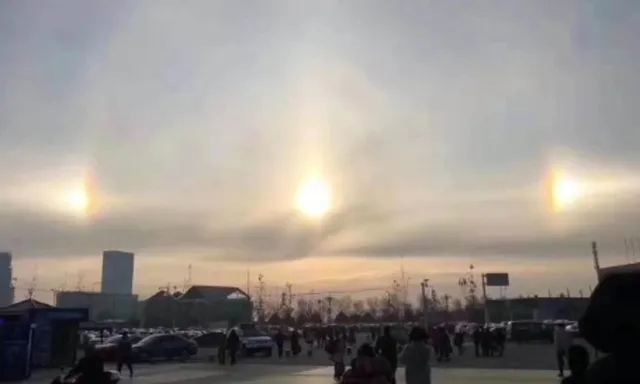 ଚୀନ୍ ଆକାଶରେ ତିନି ସୂର୍ଯ୍ୟ । ସକାଳୁ ସକାଳୁ ଦେଖିବାକୁ ମିଳିଲା ମହାଜାଗତିକ ଦୃଶ୍ୟ